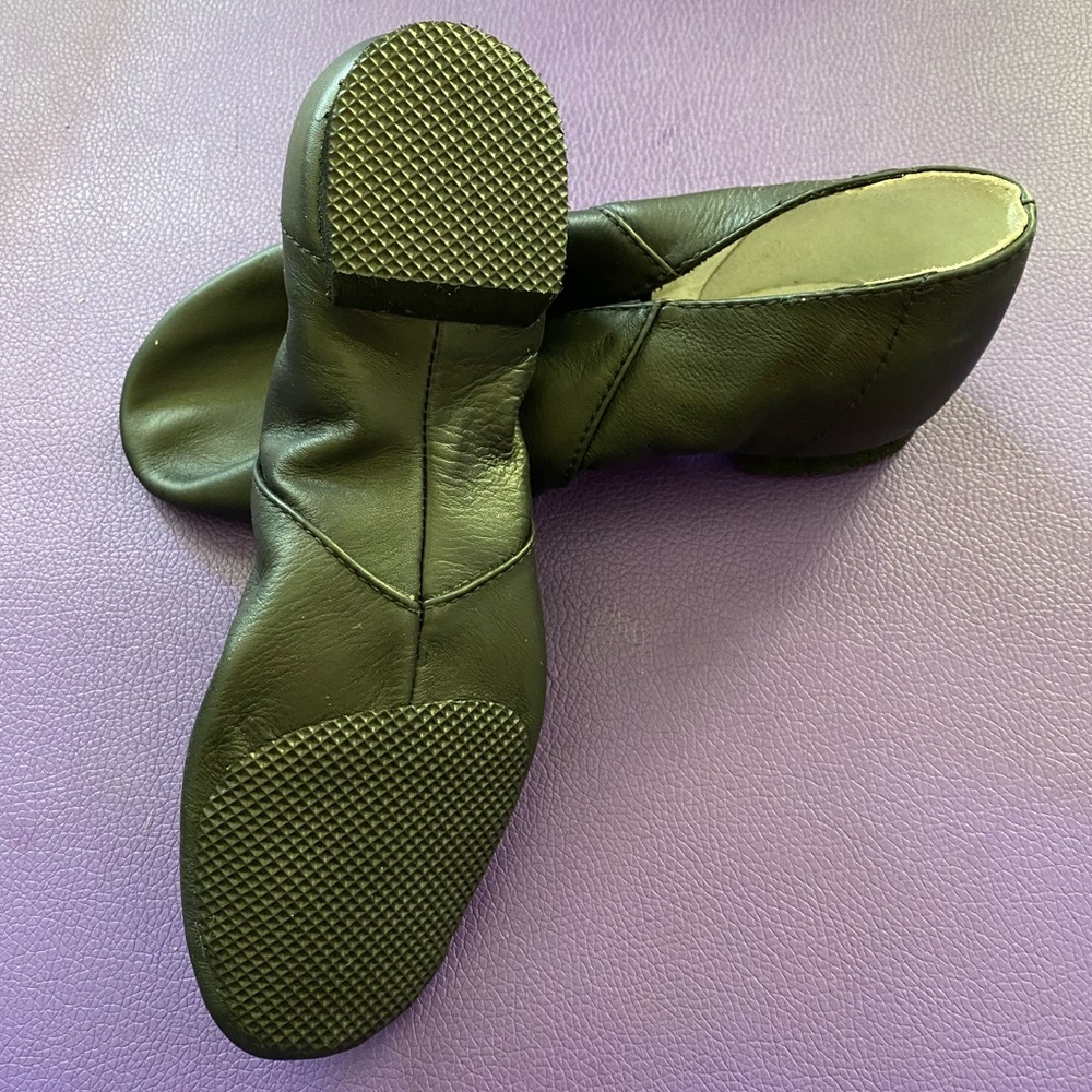 Bloch Pulse Jazz Shoes Black. Girls size 1 BNIB